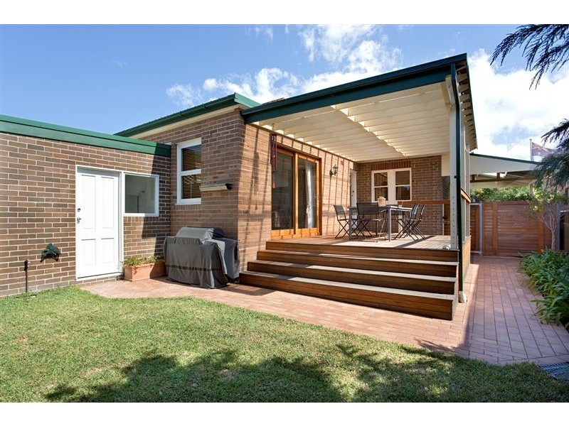 40 Arthur St, Rodd Point NSW 2046
