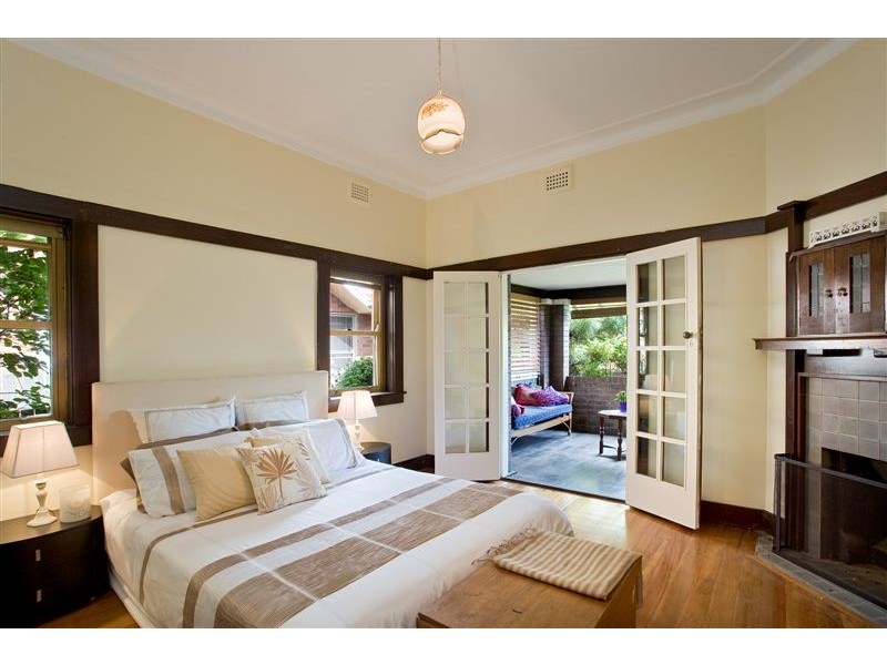 70 Russell Street, Russell Lea NSW 2046