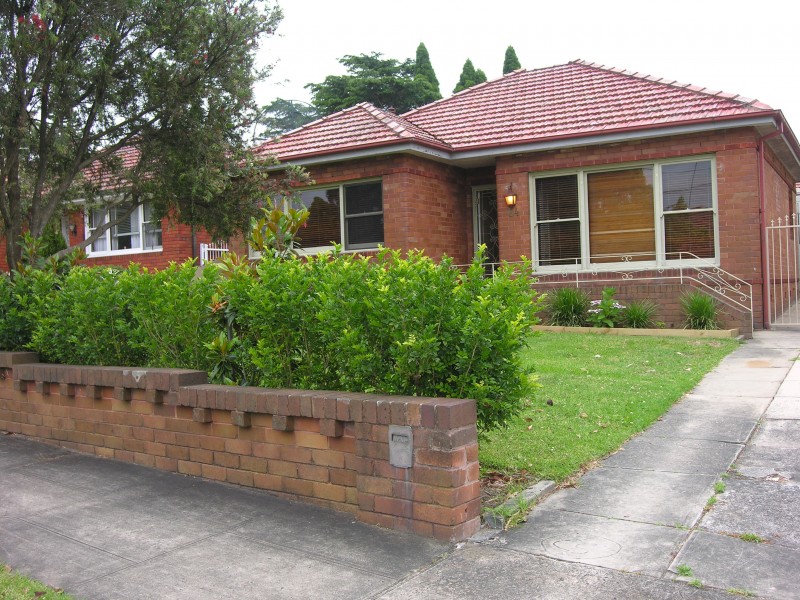 24 Noble Street, Rodd Point NSW 2046
