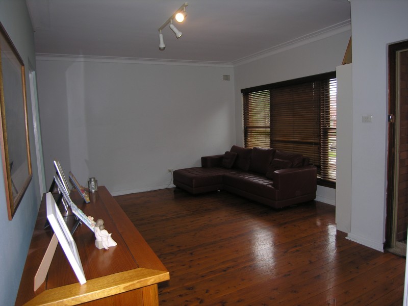24 Noble Street, Rodd Point NSW 2046