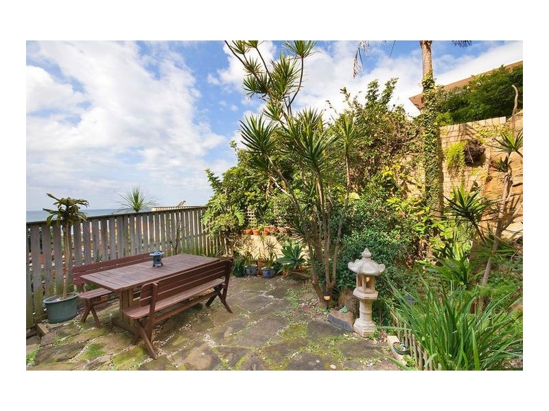 16/2-4 Beach Street, Curl Curl NSW 2096