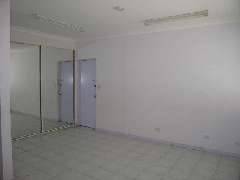 1/19 Rowe ST., Eastwood NSW 2122