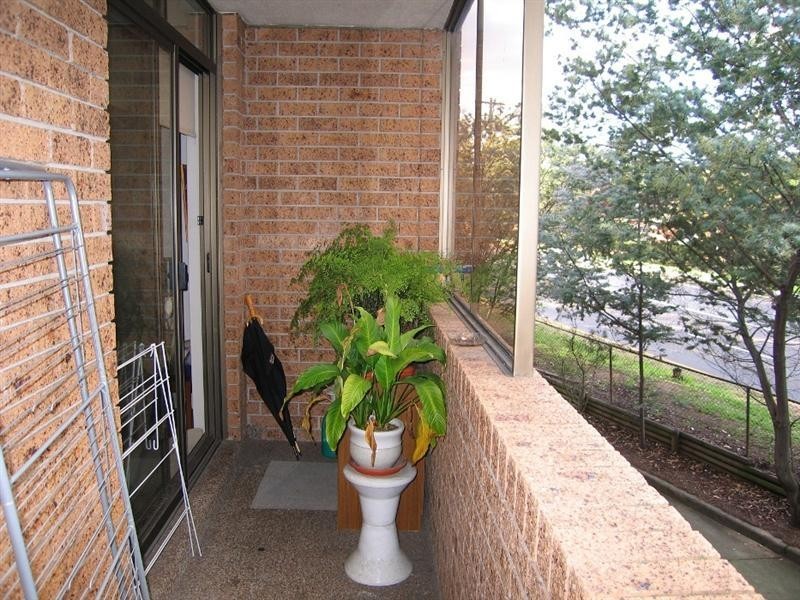 8/1 Doomben Ave., Eastwood NSW 2122