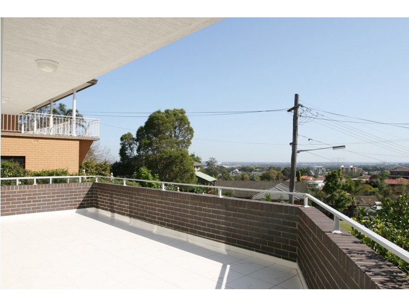 8 Vivyan Close, Denistone NSW 2114