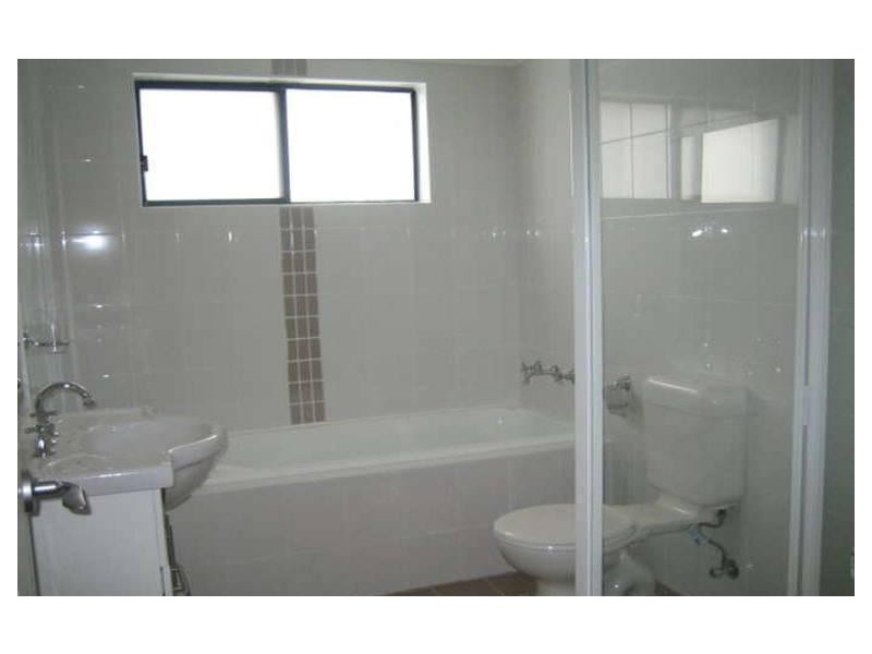 2 Amy St, Regents Park NSW 2143