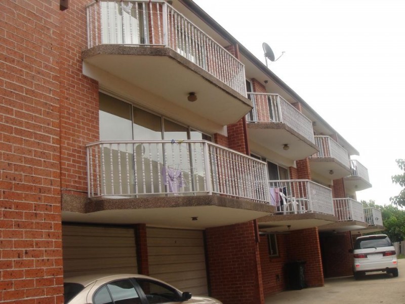 90 Northumberland Road, Auburn NSW 2144