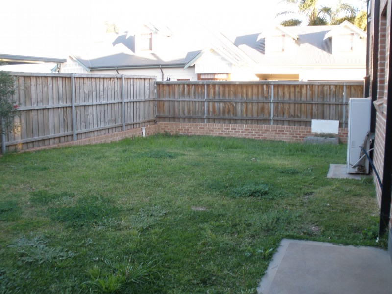 1 Vidilini Lane, Northmead NSW 2152