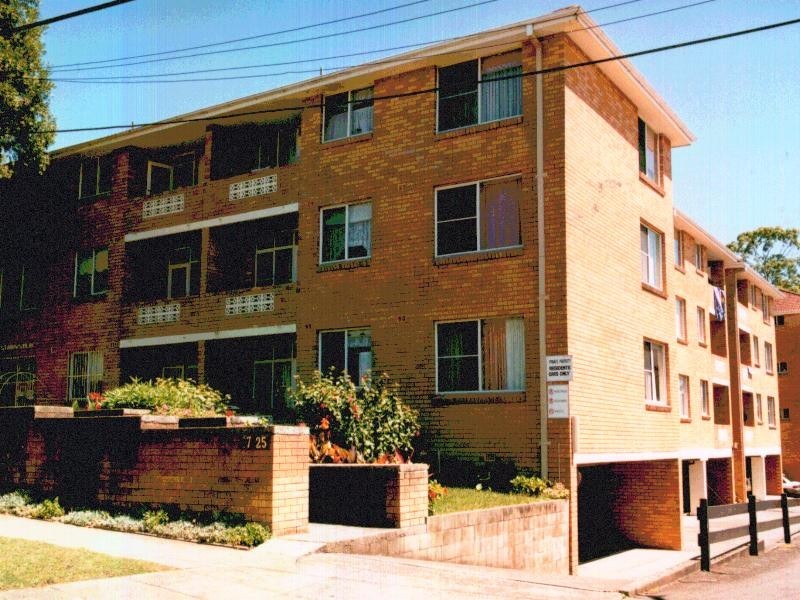 10/25 Phillip Street, Roselands NSW 2196