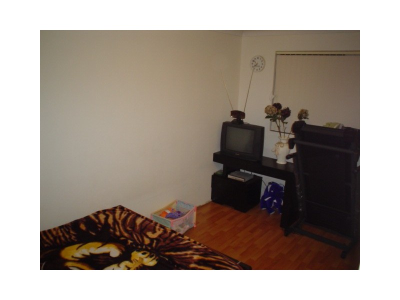 2/19 Lacky st, Fairfield NSW 2165