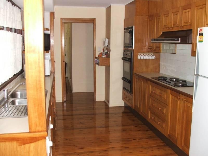 211 South Creek Road, Wheeler Heights NSW 2097