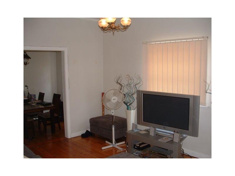 33 Lees Ave, Croydon Park NSW 2133