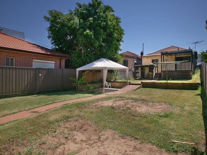 16 Regatta Rd, Canada Bay NSW 2046