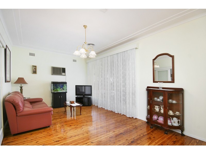 26 Barnstaple Rd, Rodd Point NSW 2046