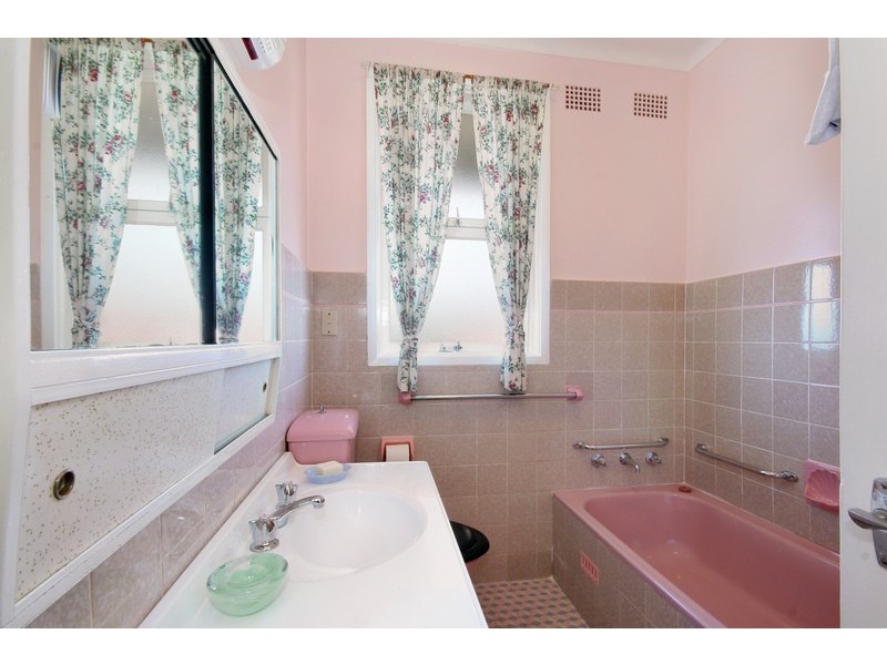 26 Barnstaple Rd, Rodd Point NSW 2046