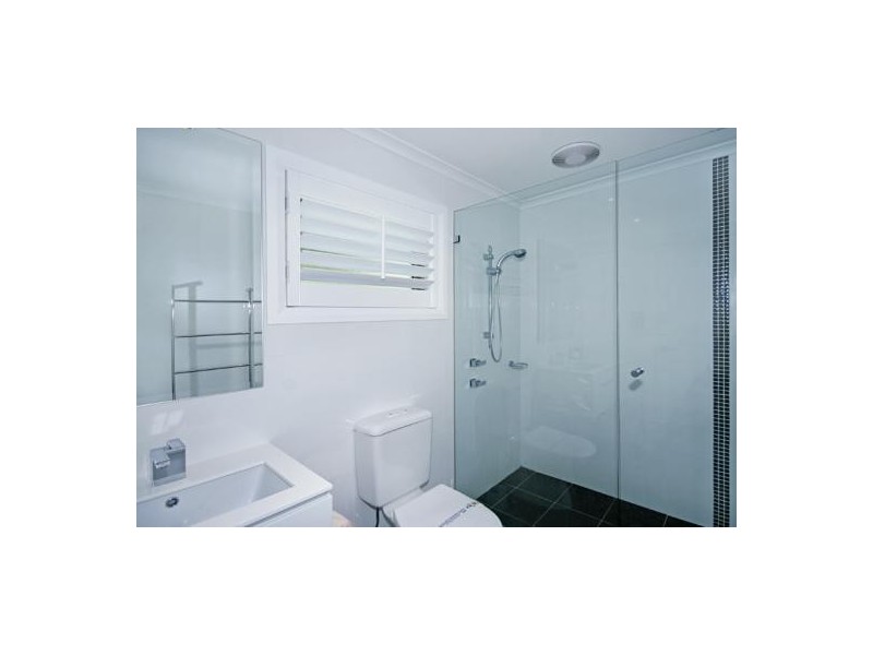 2/27B Ascot Av, Avoca Beach NSW 2251