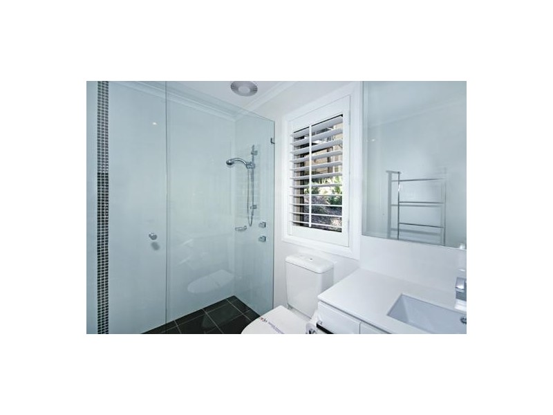 2/27B Ascot Av, Avoca Beach NSW 2251