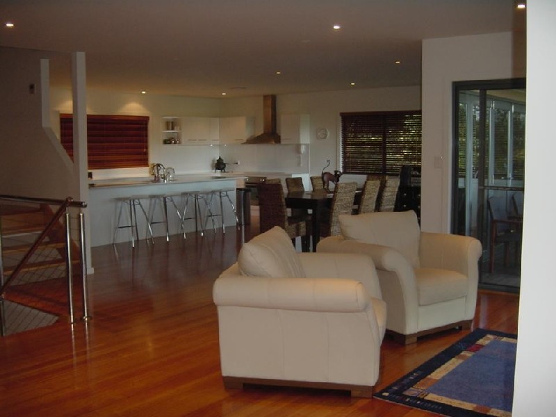 36 Harcourt Place, North Avoca NSW 2260