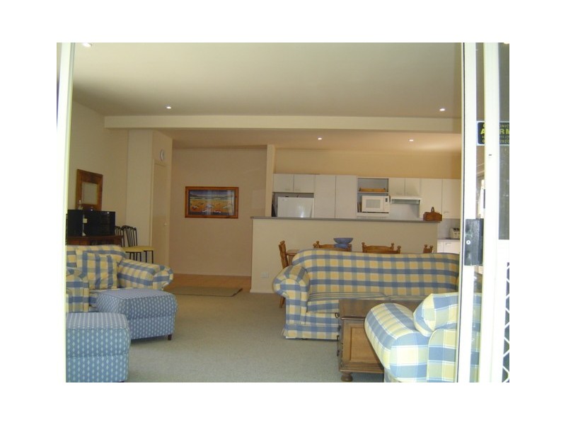 1/27B Ascot Av, Avoca Beach NSW 2251