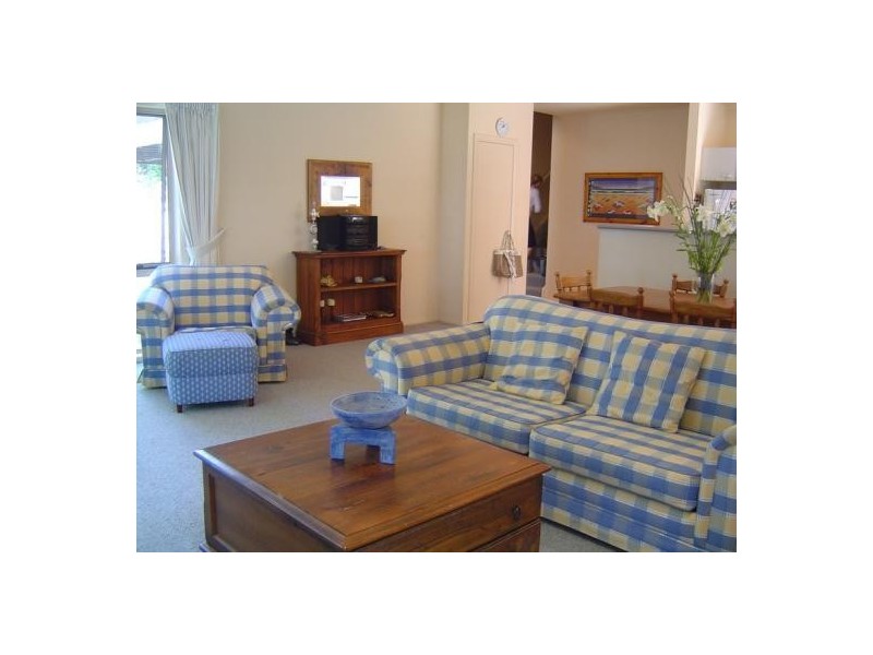 1/27B Ascot Av, Avoca Beach NSW 2251