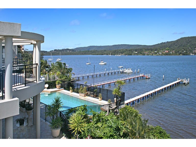 41 Caroline Street, East Gosford NSW 2250