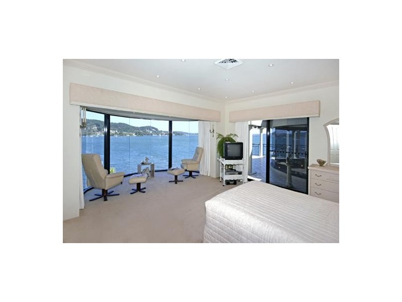 41 Caroline Street, East Gosford NSW 2250