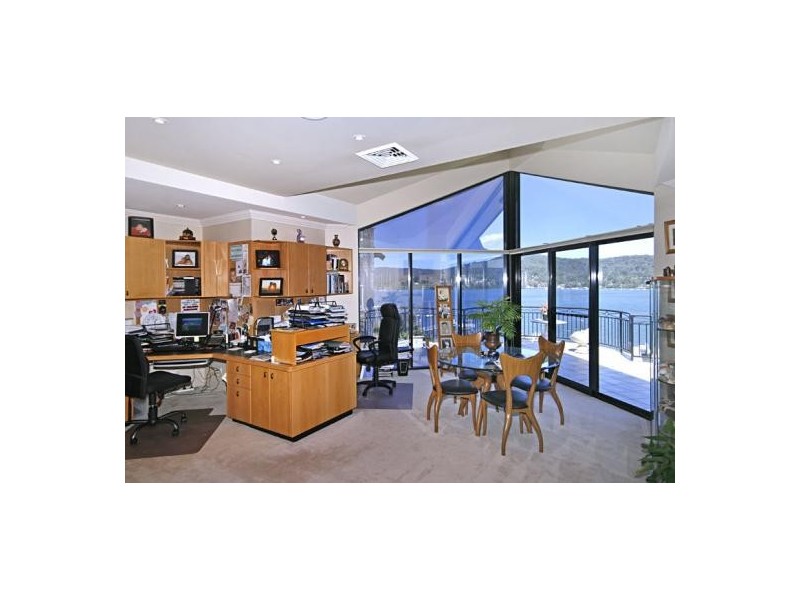 41 Caroline Street, East Gosford NSW 2250