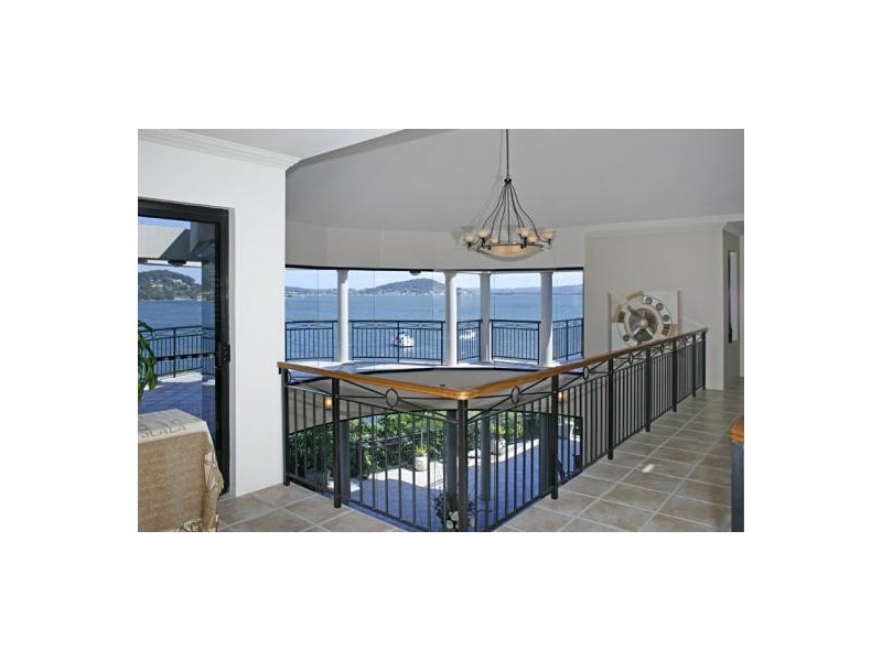 41 Caroline Street, East Gosford NSW 2250