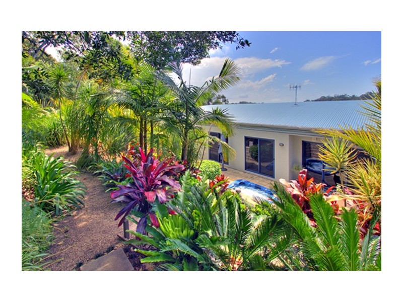 18 Gill Ave, Avoca Beach NSW 2251