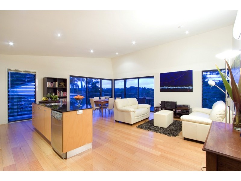 18 Gill Ave, Avoca Beach NSW 2251