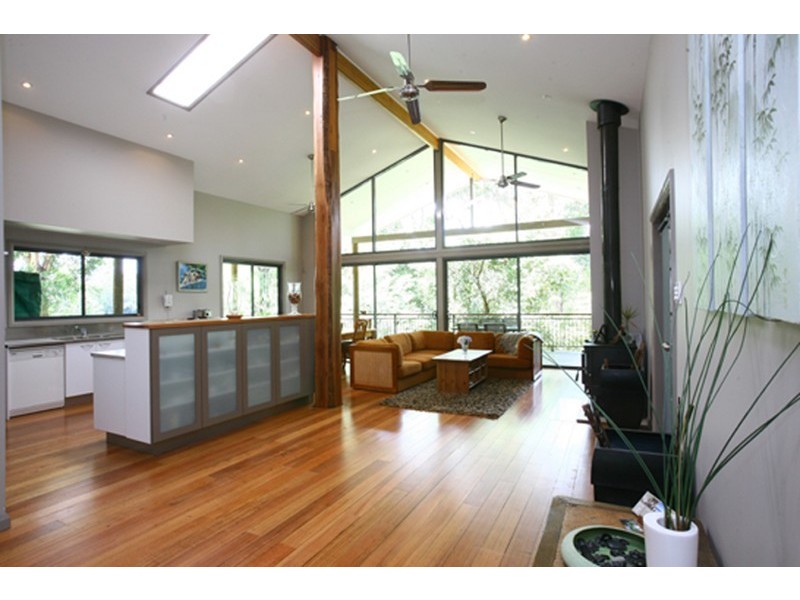 370 Avoca Dr, Avoca Beach NSW 2251