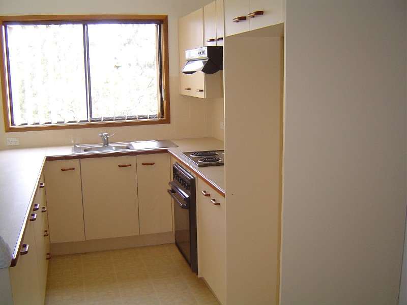 Del Monte Place, Copacabana NSW 2251