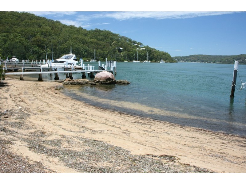 94 Daley Avenue, Daleys Point NSW 2257