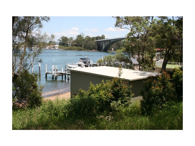 94 Daley Avenue, Daleys Point NSW 2257