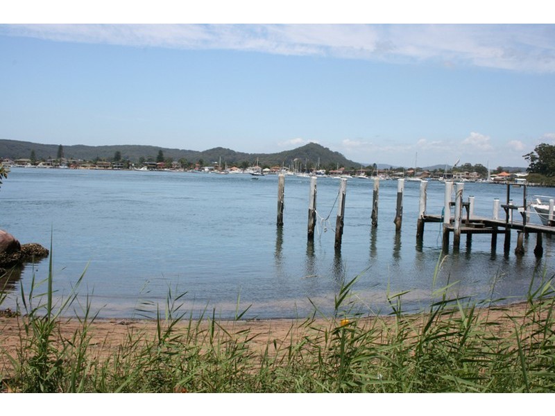 94 Daley Avenue, Daleys Point NSW 2257