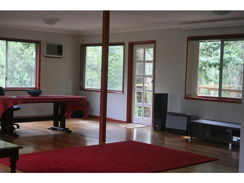 5 Leeside Road, North Avoca NSW 2260