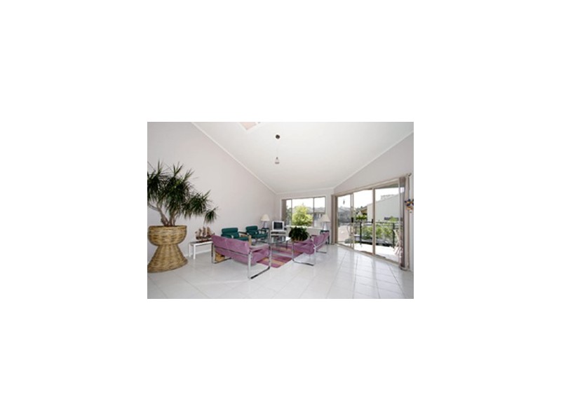 4/4 Karla Avenue, Terrigal NSW 2260