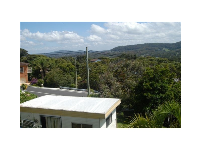 51 Forresters Beach Road, Forresters Beach NSW 2260