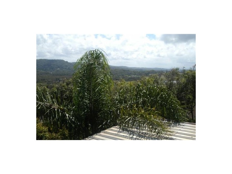 51 Forresters Beach Road, Forresters Beach NSW 2260