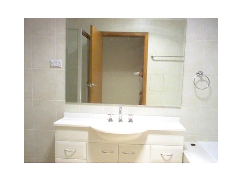 17 Matthews Ave, East Hills NSW 2213