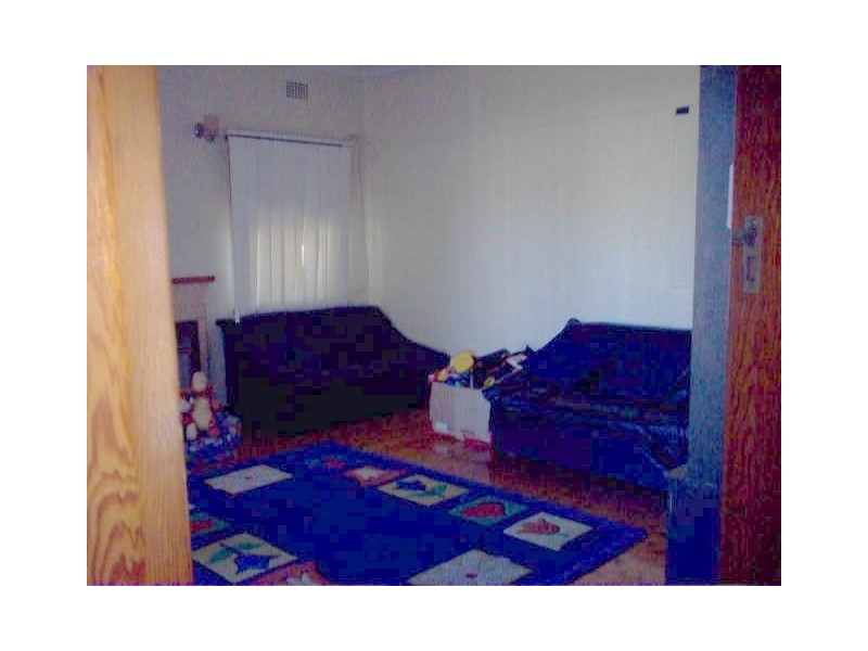 4 Henderson Ave, Panania NSW 2213