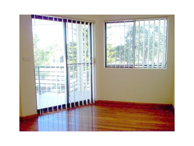 17 Matthews Ave, East Hills NSW 2213