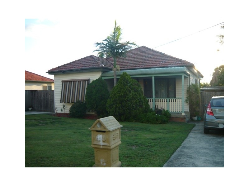 34 Atchinson Road, Macquarie Fields NSW 2564
