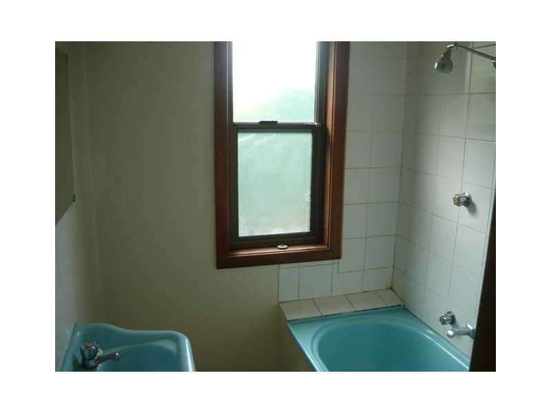 174 Riley Street, Lurnea NSW 2170