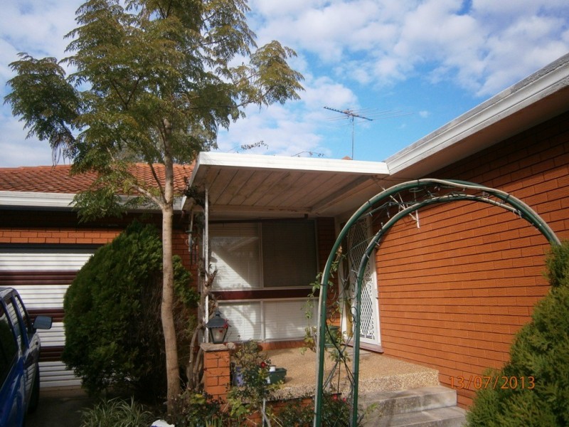 10 Kiriwina Place, Glenfield NSW 2167