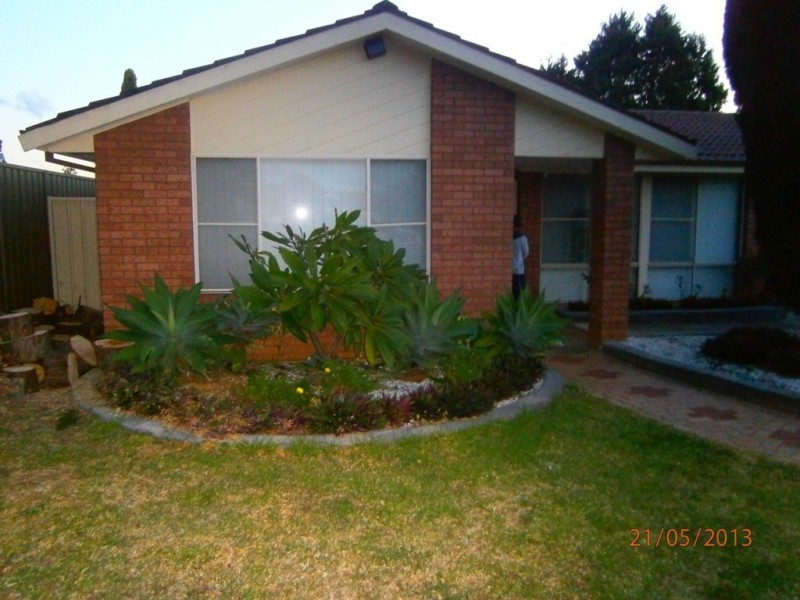 16 Kerema Place, Glenfield NSW 2167