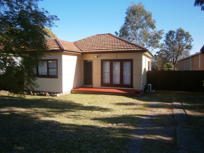 5 Church Street, Macquarie Fields NSW 2564