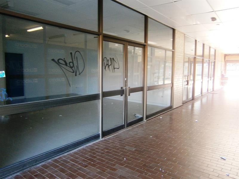 80 Railway Parade, Glenfield NSW 2167