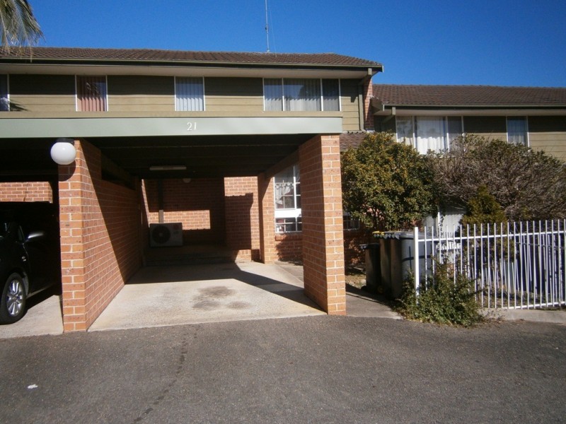 21/6 Jacquinot Place, Glenfield NSW 2167
