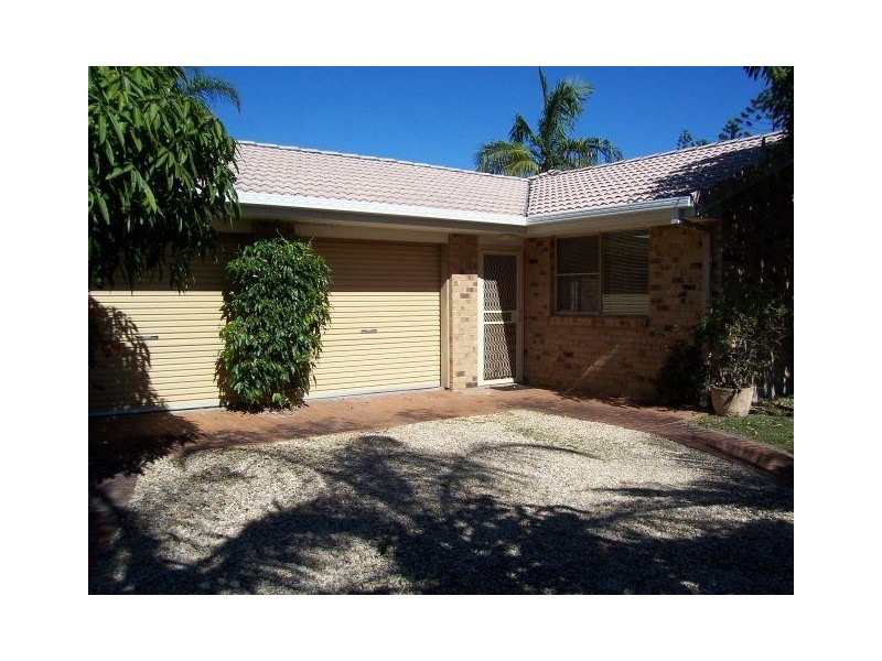 Hazelwood Close, Suffolk Park NSW 2481