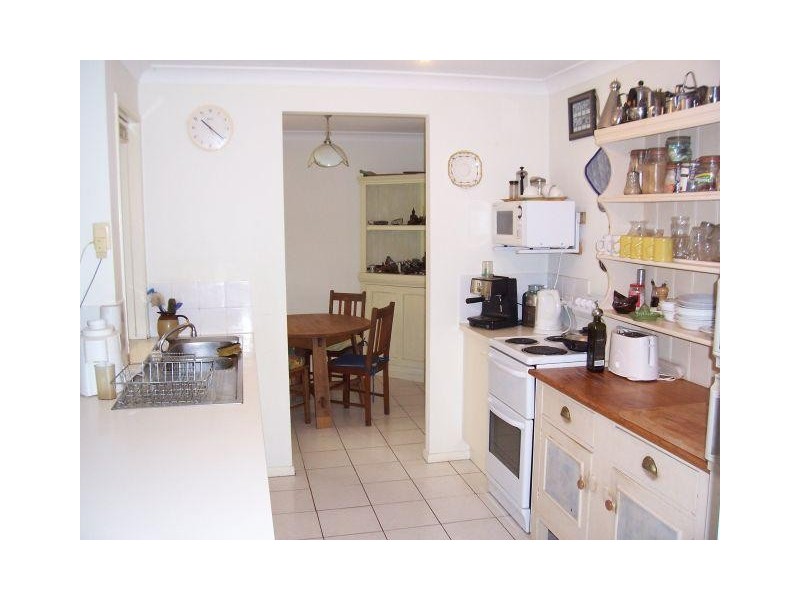 Hazelwood Close, Suffolk Park NSW 2481